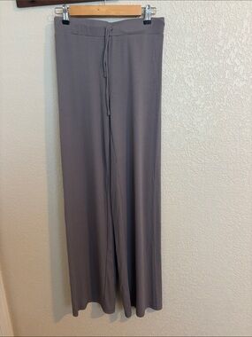 Ribbed White Fox Lounge Pants
